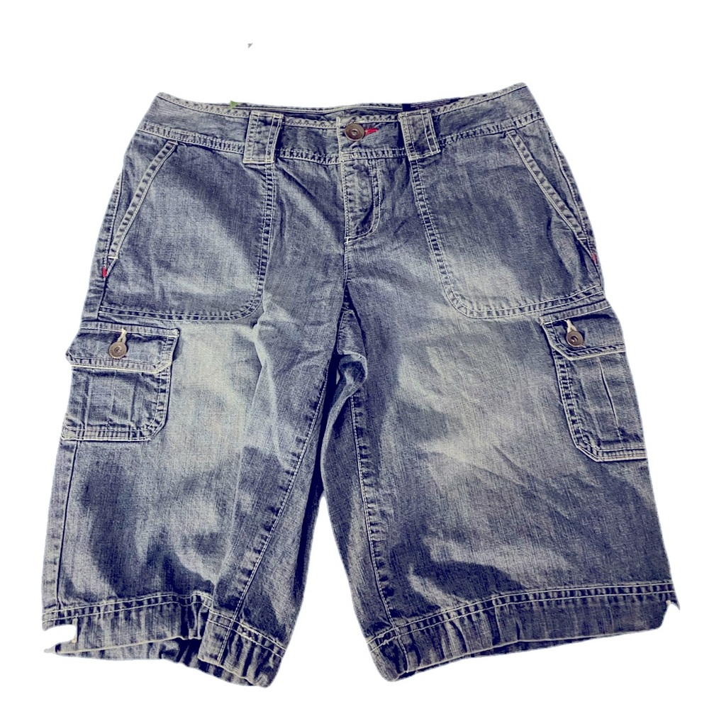 NWT  Women’s Tommy Hilfiger Women’s Capri jean